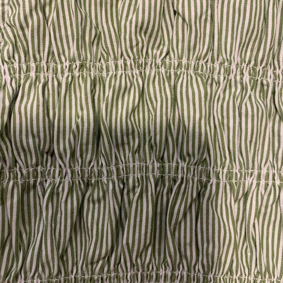 Cropped Ruffle Tank - Picture 3 of 4